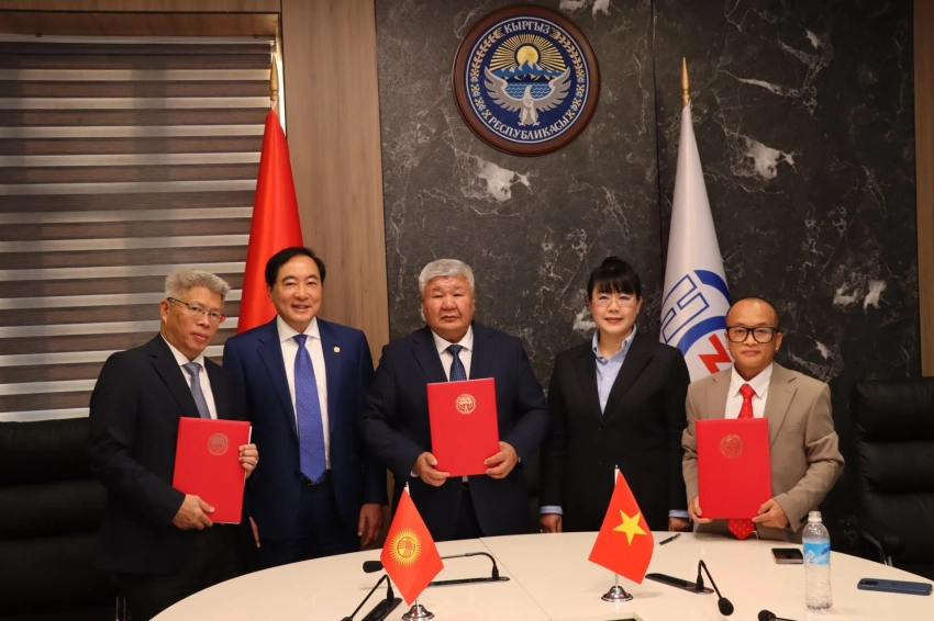 В Иссык-Кульской области начали строить солнечную электростанцию