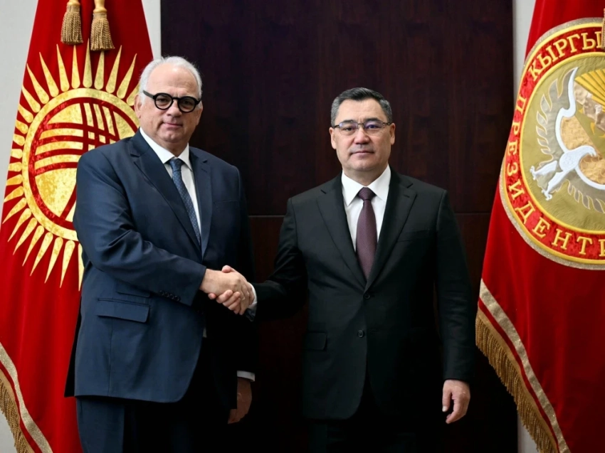 Садыр Жапаров встретился с руководством United World Wrestling