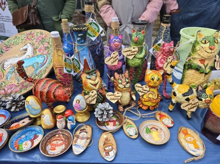 В Бишкеке прошел традиционный Рождественский базар