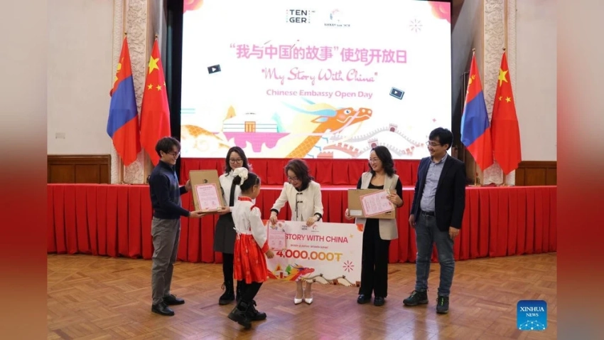 День открытых дверей в посольстве Китая привлек сотни людей в Монголии