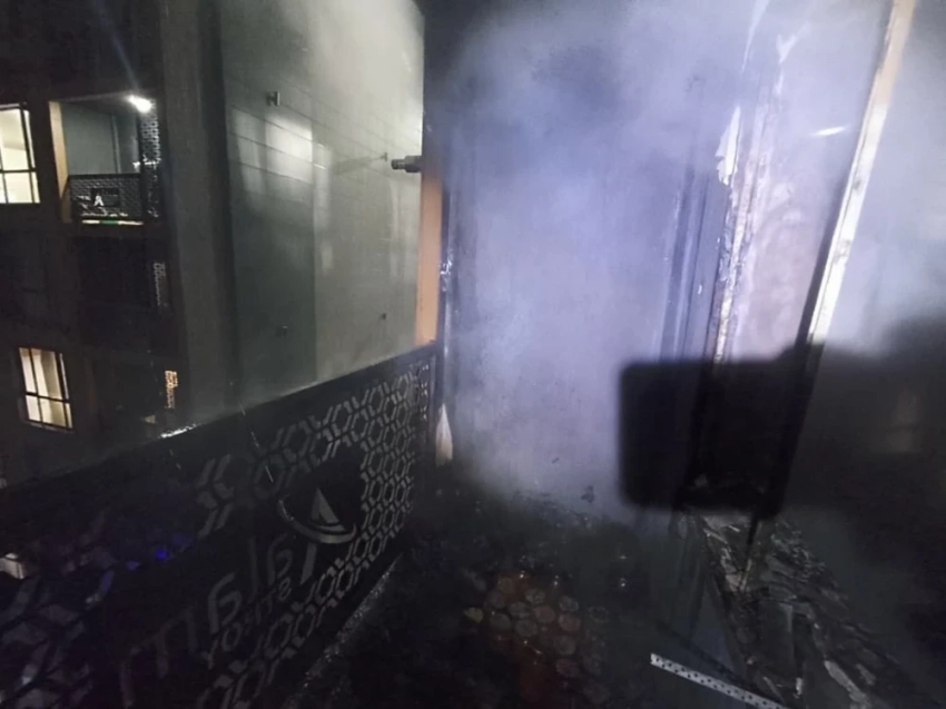 В Бишкеке загорелся многоквартирный жилой дом