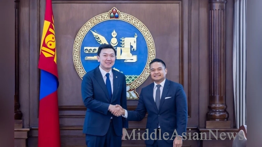 Посол США: Рад встретиться со своим хорошим другом, спикером парламента Учралом