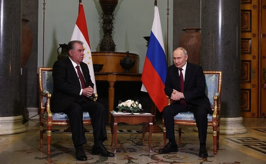 Путин на встрече с Рахмоном высказался об убийстве таджикского мальчика в подмосковной школе и обещал наказать виновных