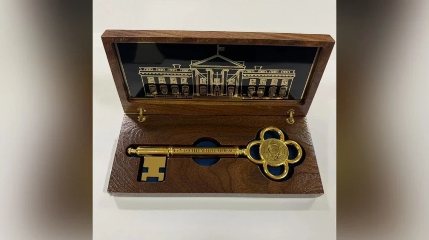 Трамп подарил Токаеву «ключ» от Белого дома