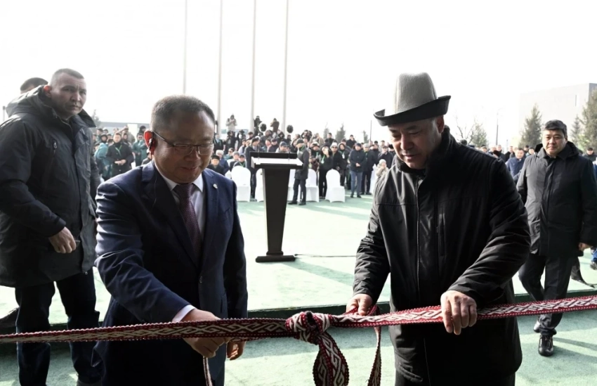 Садыр Жапаров запустил мусороперерабатывающий завод в Бишкеке