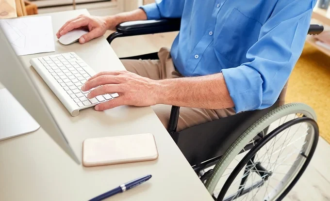 Квоты, льготы и доступная среда. Поддержка лиц с инвалидностью в Кыргызстане