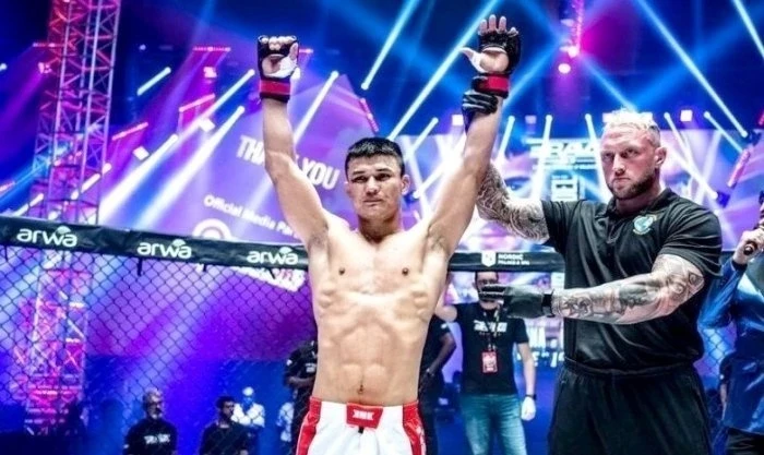 Кыргызстанские бойцы выступят на турнире EFC Global 53 в Москве