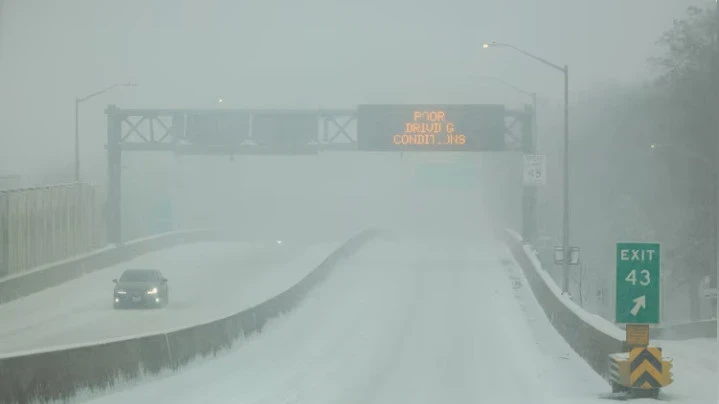 Число погибших из-за зимнего шторма в США превысило 40 человек