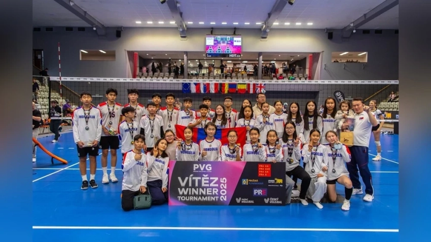 Монгольские юноши и девочки завоевали золотую и серебряную медали на Prague Volleyball Games. Фото