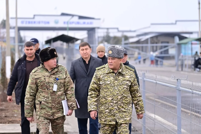Камчыбек Ташиев проверил погранпункт «Бек-Абад» и заявил о необходимости ремонта