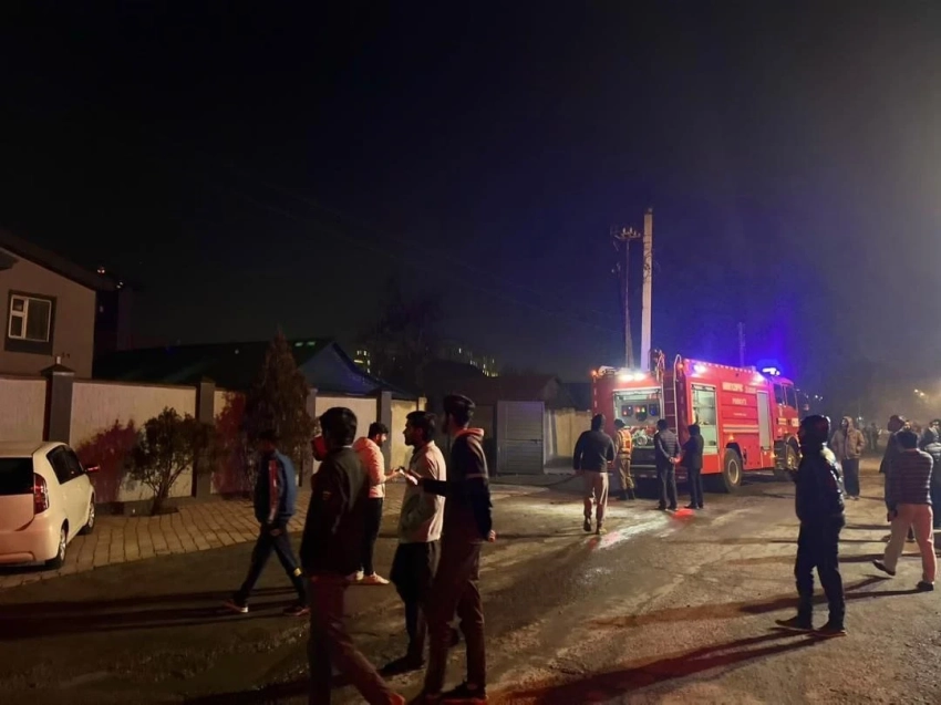 В Бишкеке из-за пожара в общежитии эвакуировали 150 студентов