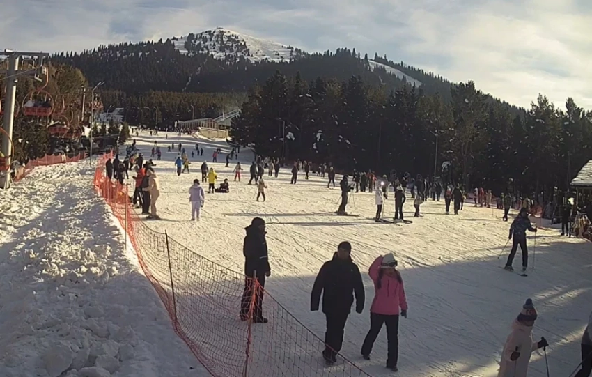 Весь Кыргызстан рванул на отдых в Каракол?