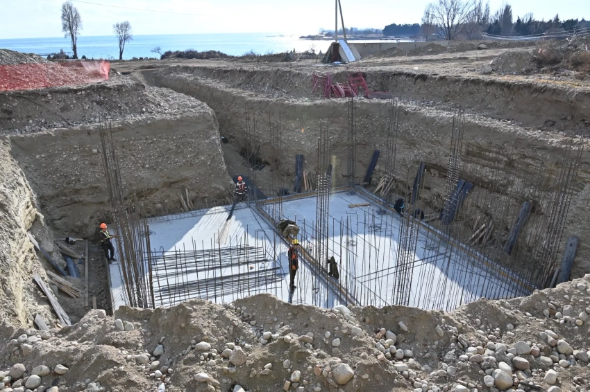 Минстрой: В Чолпон-Ате активно ведётся строительство очистных сооружений сточных вод