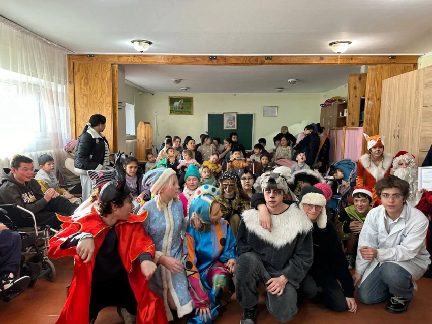 «Евразия Кыргызстан» и Евразийский центр русского языка устроили праздник в социальных учреждениях Бишкека