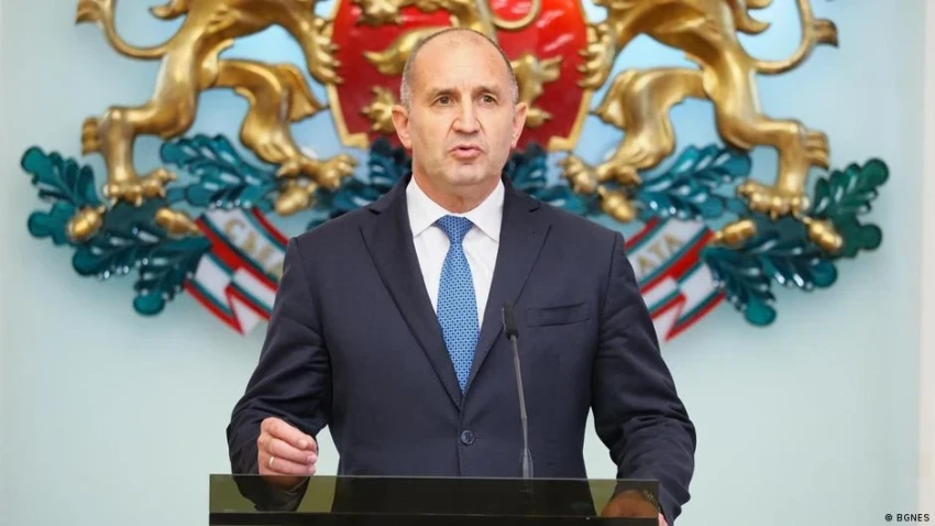 Президент Болгарии Румен Радев подал в отставку