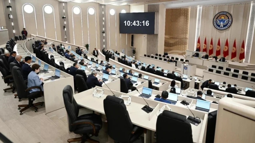 Комитет Жогорку Кенеша одобрил законопроекты о гендерном равенстве и судебной системе