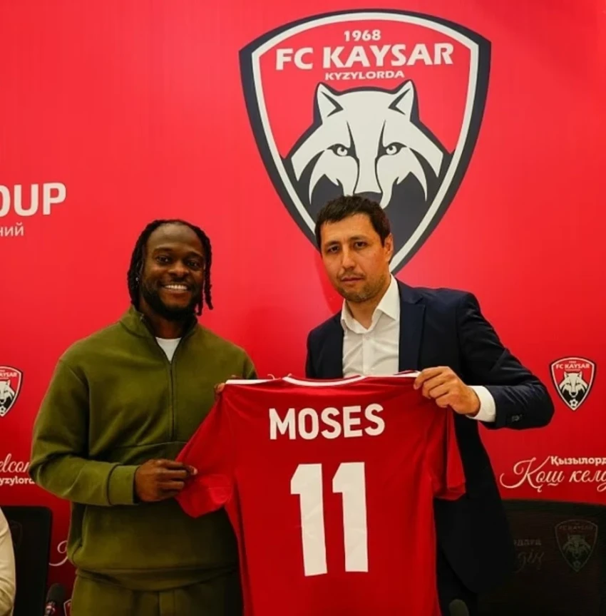 Чемпион Англии Виктор Мозес сменил Лондон на искусственный газон Кызылорды