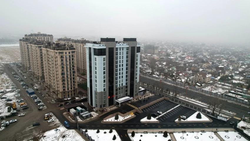 Президент Садыр Жапаров открыл здание Военно-медицинской службы ГКНБ