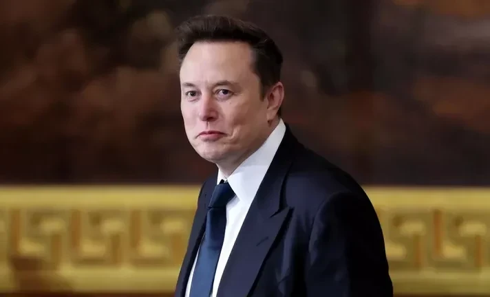 Илон Маск стал первым человеком с состоянием выше 800 млрд долларов