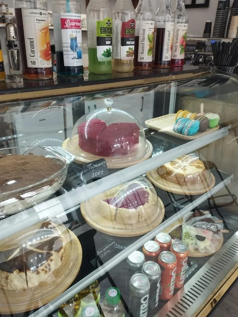 Кофейня, открытая мигрантом в Баткене, стала примером успеха программы «Мекеним 1+1»