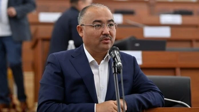 Депутаты "со слезами на глазах" попрощались с ташиевским спикером