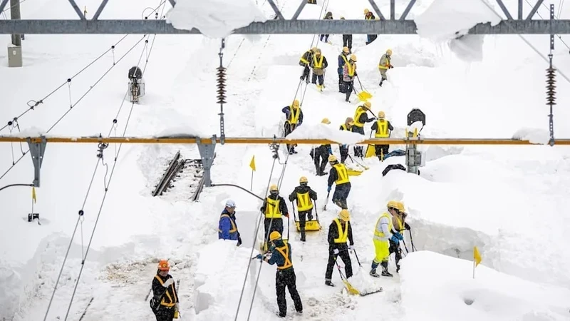 Япония привлекла армию из-за рекордных снегопадов, есть погибшие