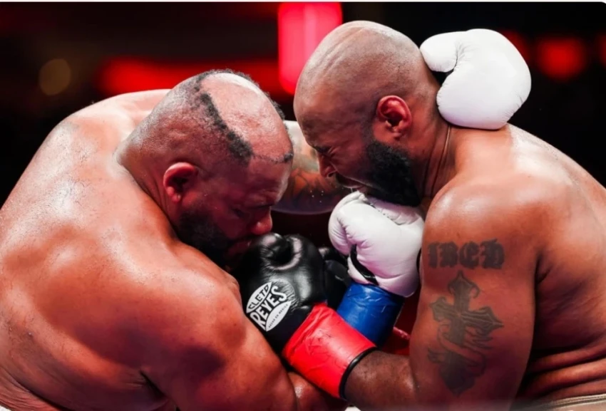 У Джаррелла Миллера слетел парик во время боя в Нью-Йорке