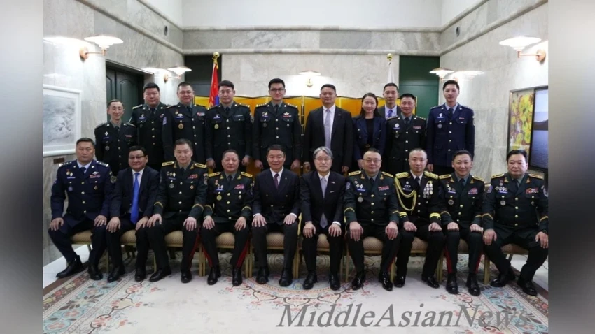 Посол Игавахара в Монголии устроил в своей резиденции прием в честь основания Сил самообороны Японии