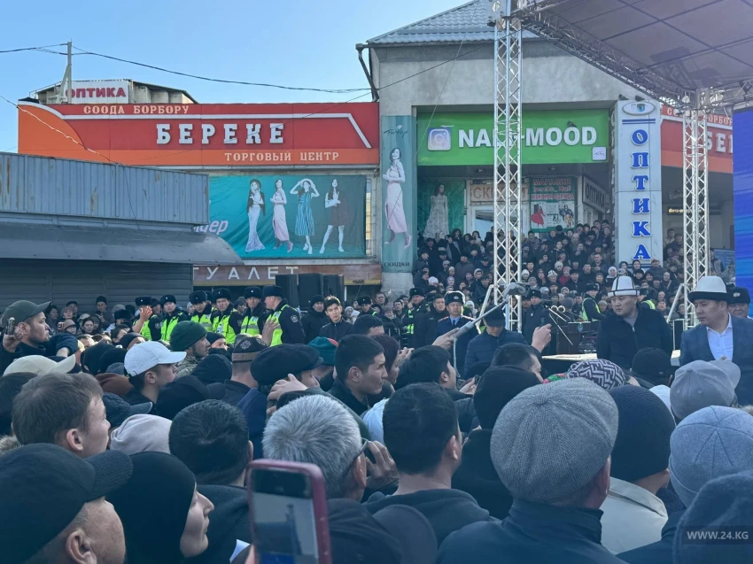 Переезд Ошского базара: власти ответили на вопросы торговцев