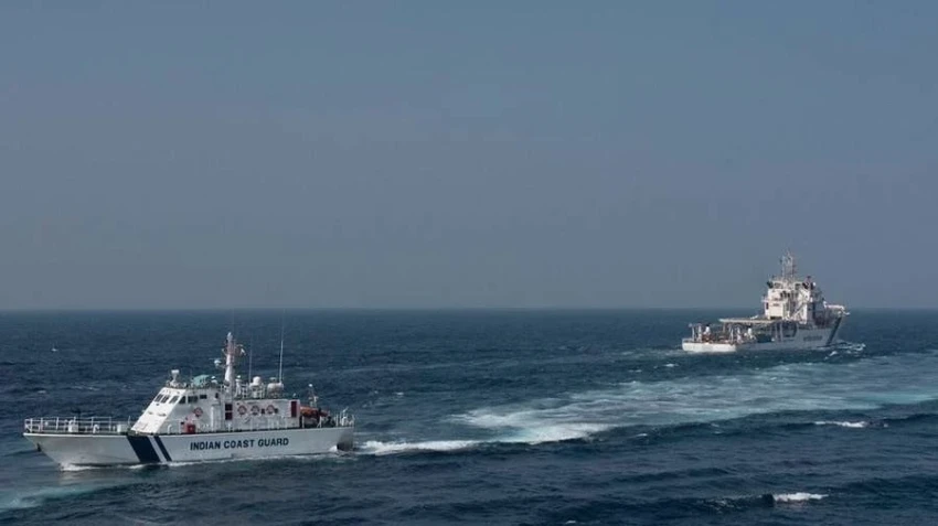 Береговая охрана Индии задержала три танкера по подозрению в контрабанде нефти