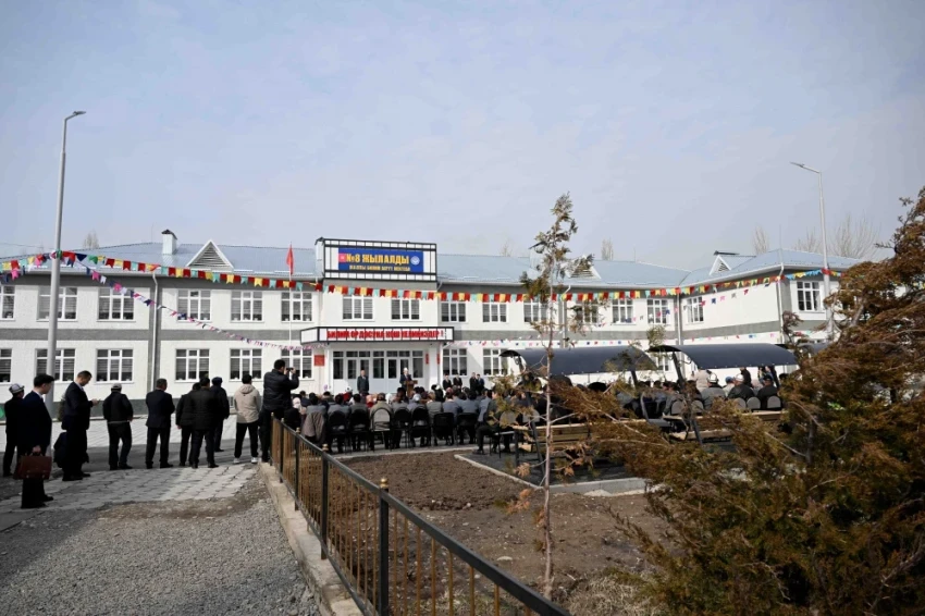 В Узгенском районе построили новую школу за 152 млн сомов