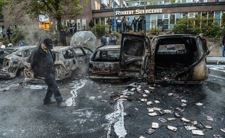 Молодежные беспорядки охватили уже несколько городов Швеции