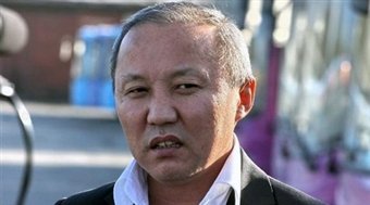 Нариман Тюлеев сегодня, 11 июня, разослал в СМИ открытое обращение к нынешнему мэру столицы Исе Омуркулову, где обвиняет его во лжи