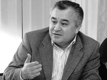 Лидер парламентской фракции «Ата Мекен» Омурбек Текебаев инициирует закон, уточняющий вопросы введения чрезвычайного положения в отдельных местностях Кыргызстана