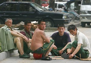 Рабочие китайской компании China road напали на сотрудников кыргызской милиции и спецслужб