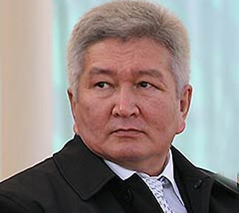 Феликс Кулов не доволен поведением своей коллеги по фракции Бодош Мамыровой