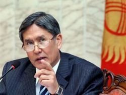 «Я тоже учился при свечах и носил обноски старших братьев», - заявил А.Атамбаев во время президентской елки в Театре оперы и балета имени А.Малдыбаева