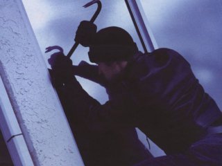 Из офиса правозащитного движения «Бир дуйно Кыргызстан» похитили 38 тысяч сомов и 5 ноутбуков