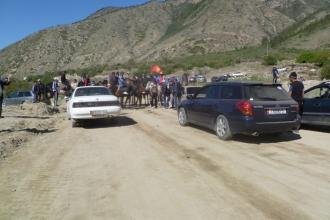 В связи с перекрытием автодороги Иркештам – Ош с 27 мая 2014 года по настоящее время простаивают 109 автомашин