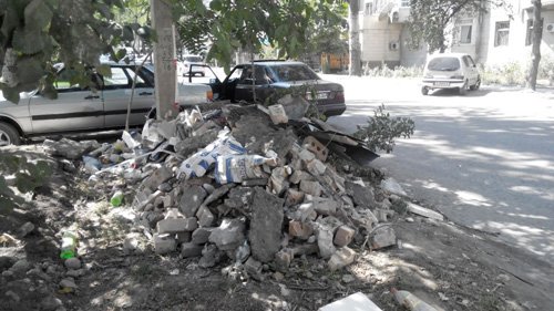 Владельцы ряда предприятий столицы образовывают несанкционированные свалки
