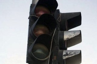 Начальник ДПС МВД Т. Исаев просит водителей сообщать о неработающих светофорах