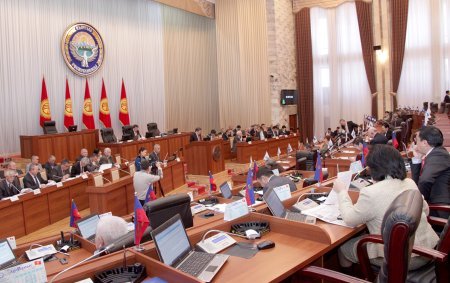 Предложение узаконить участки под самовольно возведенные дома в Бишкеке и Оше отклонено комитетом ЖК