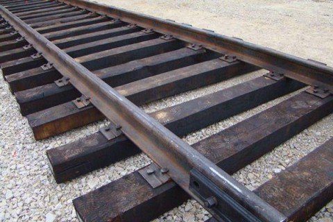С железнодорожного пути в Чуйской области украли рельсы и шпалы