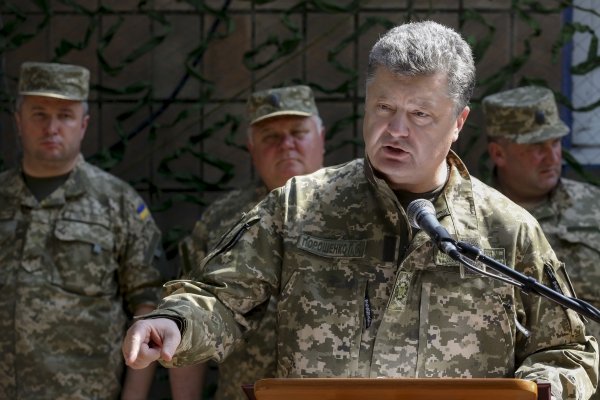 Порошенко введет новые звания в украинской армии для соответствия критериям НАТО