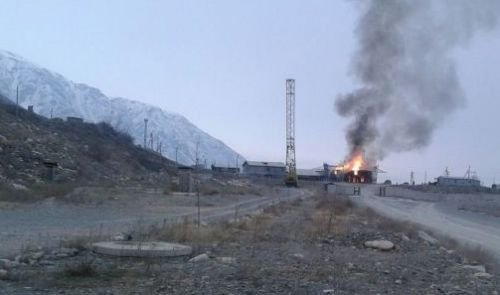 В селе Кетмен-Тобо, возле Камбар-Атинской ГЭС-2 сгорело общежитие
