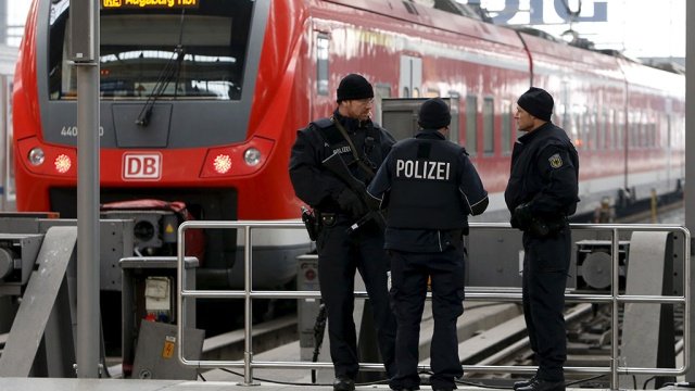 В Бельгии трое подростков из Сирии попались на сексуальных домогательствах в поездах