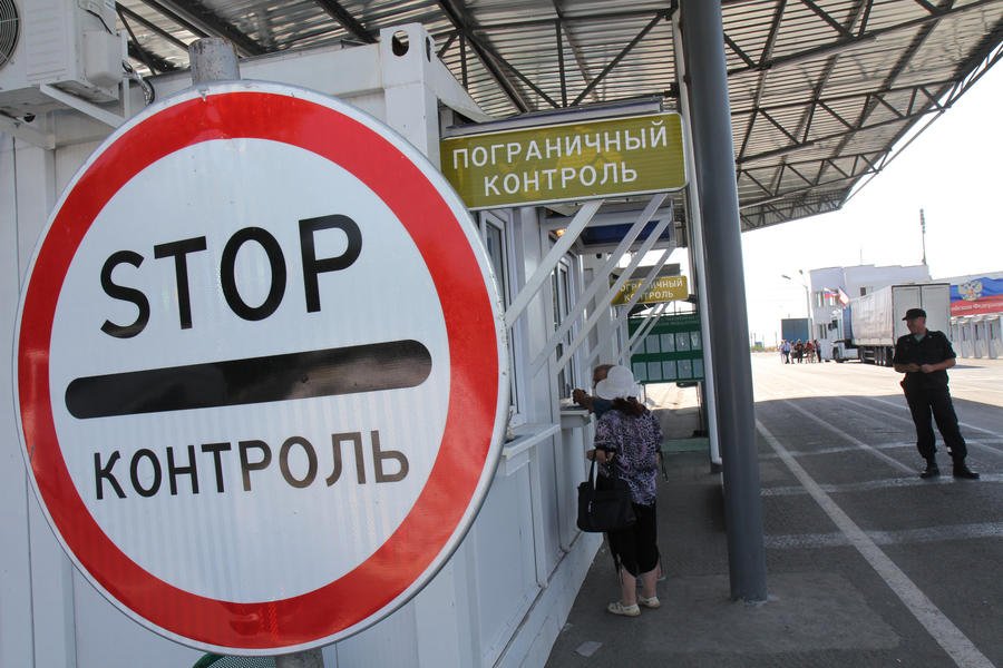 Украина официально прекратила товарооборот с Крымом