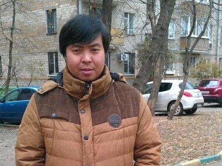 Атамбаев наградил Исаева именными часами за спасение москвички в метро