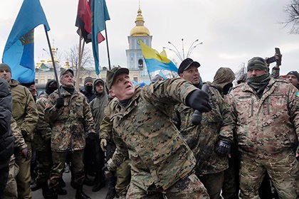 В центре Киева у здания администрации президента Украины произошли взрывы