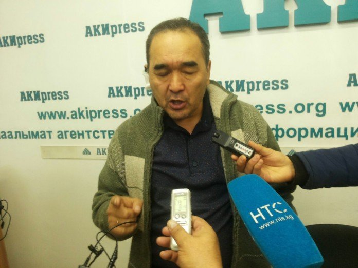 Семью избитого журналиста Турата Акимова охраняют бойцы спецподразделения «Альфа»